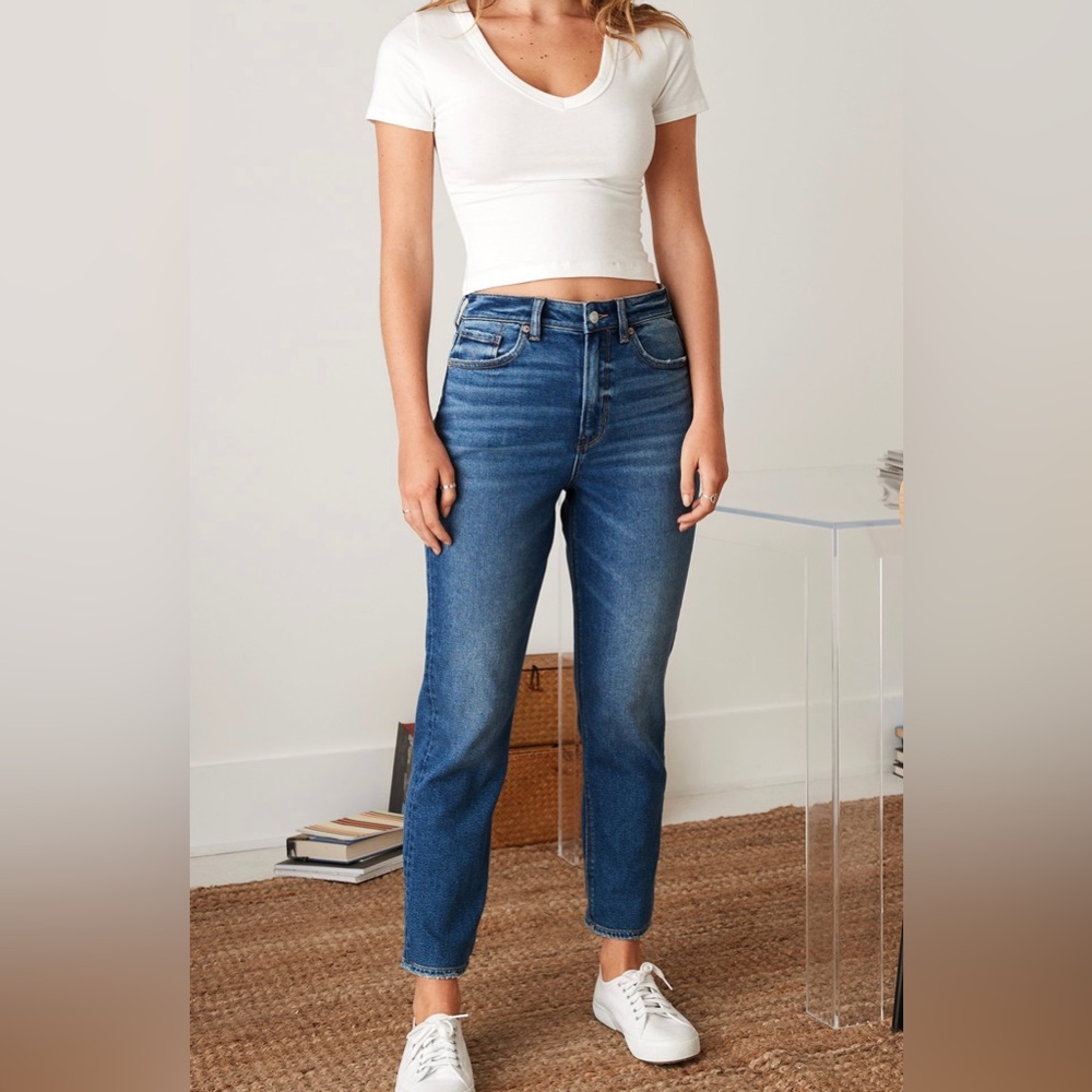 AMERICAN EAGLE STRETCH MOM JEAN